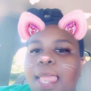 Meet your Posher, Desiree